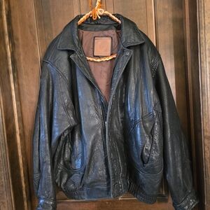 Men's Classic Black Leather Bomber Jacket